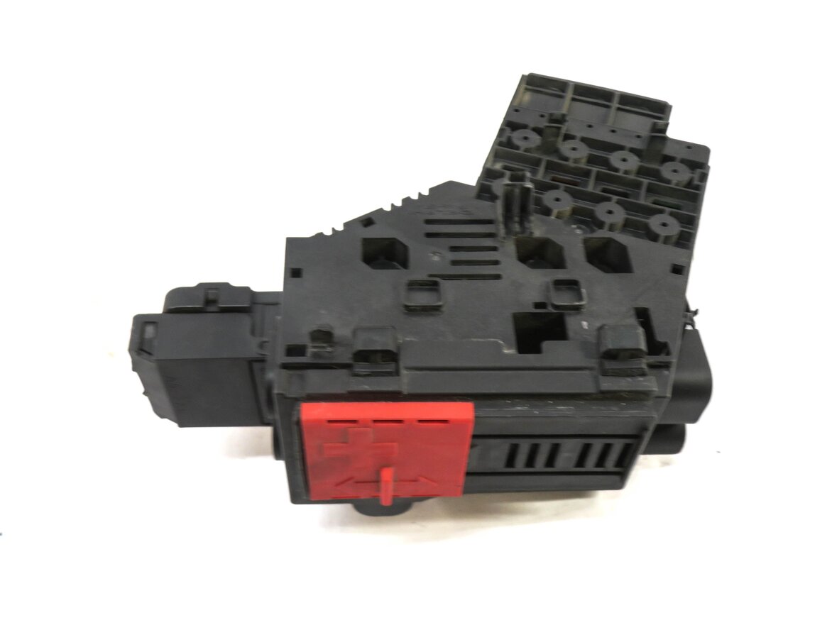 Thumbnail 2: 2014 MERCEDES ML350 (W166) POSITIVE BATTERY JUMP POST POWER JUNCTION RELAY BOX