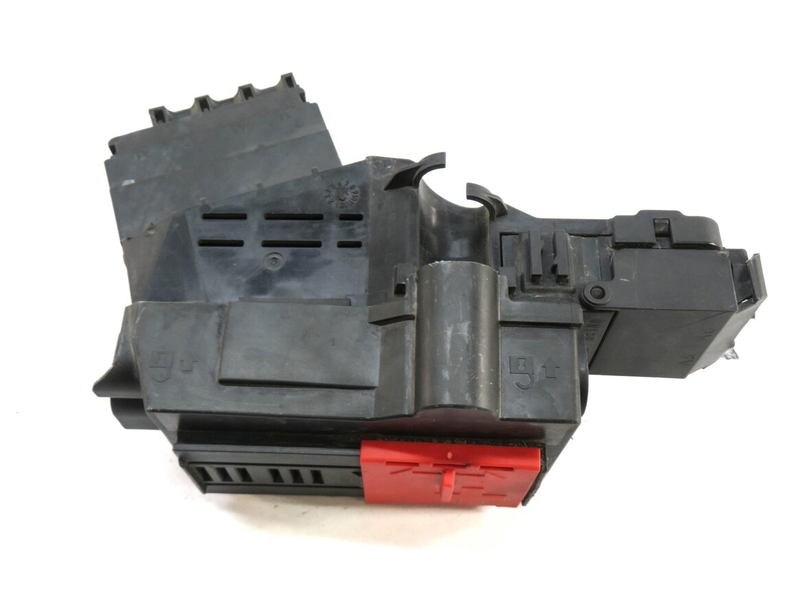 Thumbnail 3: 2014 MERCEDES ML350 (W166) POSITIVE BATTERY JUMP POST POWER JUNCTION RELAY BOX