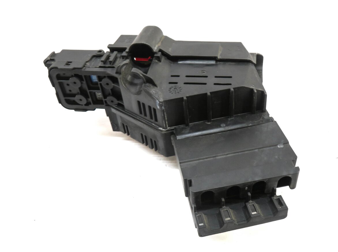 Thumbnail 4: 2014 MERCEDES ML350 (W166) POSITIVE BATTERY JUMP POST POWER JUNCTION RELAY BOX