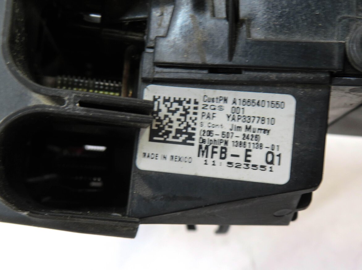 Thumbnail 5: 2014 MERCEDES ML350 (W166) POSITIVE BATTERY JUMP POST POWER JUNCTION RELAY BOX