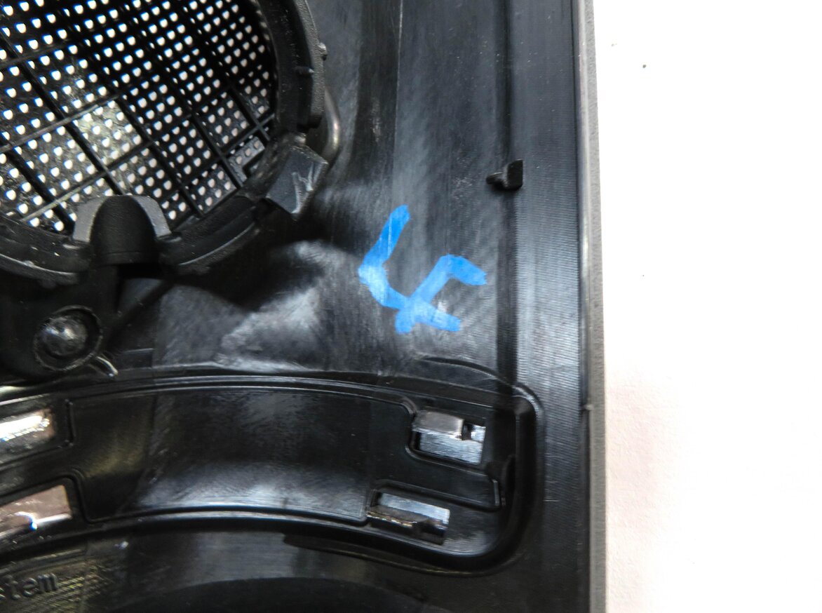 Thumbnail 4: 2014 ML350 (W166) FRONT LEFT DRIVER HARMON KARDON TWEETER SPEAKER COVER TRIM
