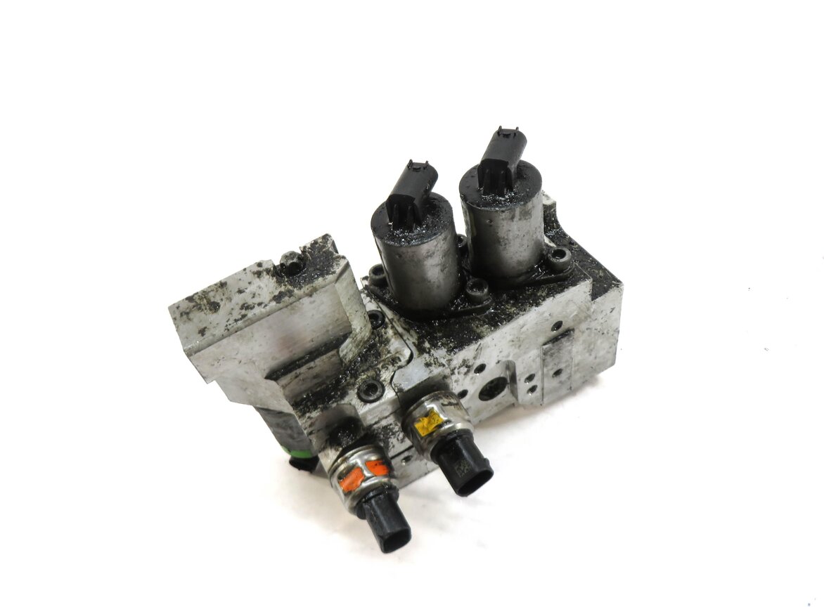Thumbnail 1: 2014 MERCEDES ML350 (W166) FRONT SWAY BAR SUSPENSION HYDRAULIC VALVE BLOCK