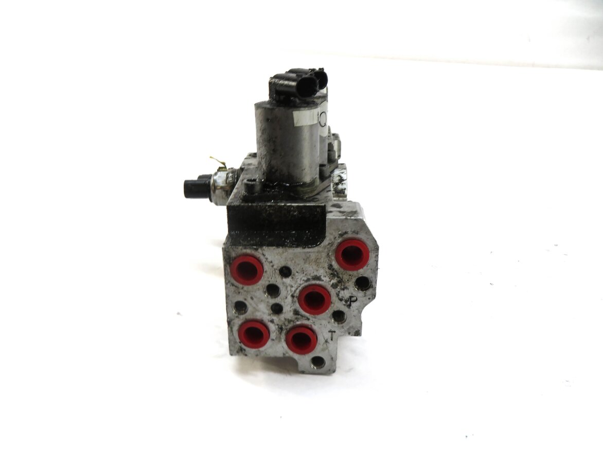 Thumbnail 3: 2014 MERCEDES ML350 (W166) FRONT SWAY BAR SUSPENSION HYDRAULIC VALVE BLOCK