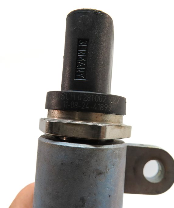 Thumbnail 9: 12 Mercedes ML350 (W166) 3.0T Diesel OM642 RIGHT ENGINE FUEL RAIL w/ LINES
