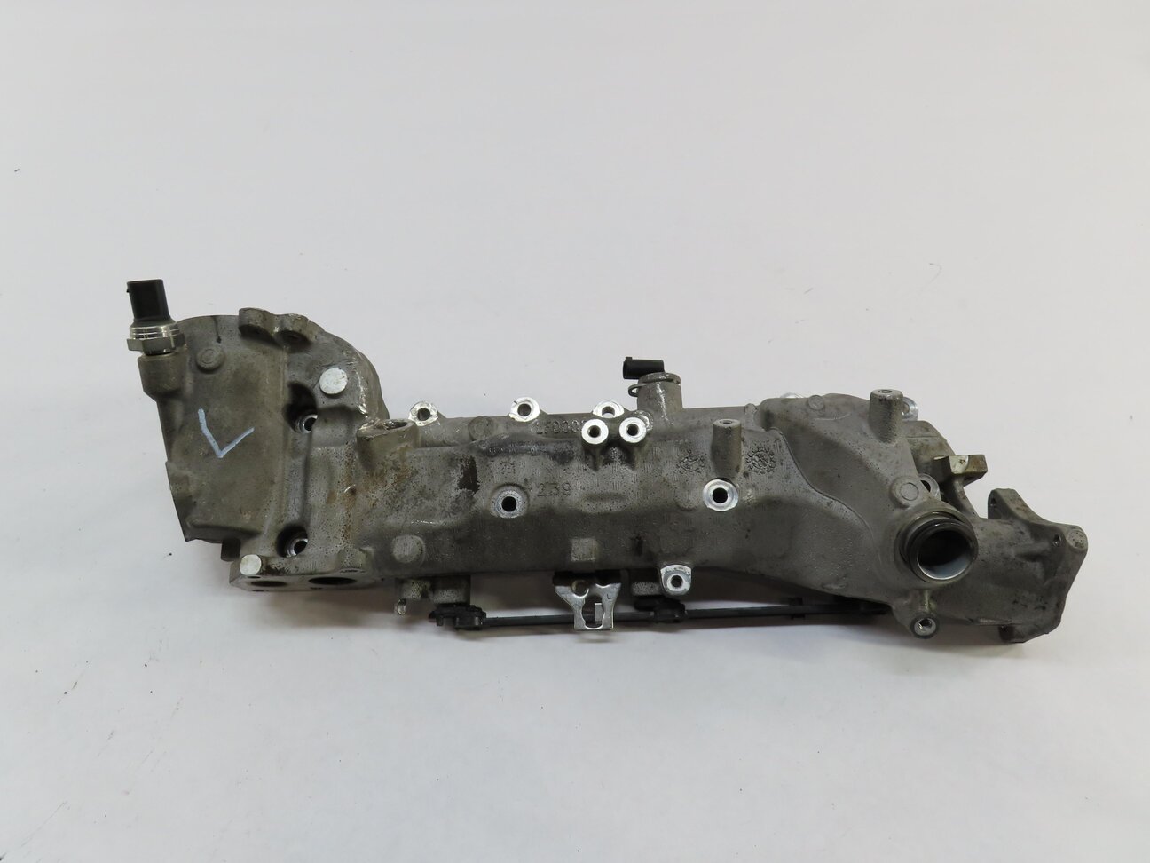Thumbnail 2: 12-15 MERCEDES GL350 ML350 S350 (W166 X166 W221) DIESEL - LEFT INTAKE MANIFOLD