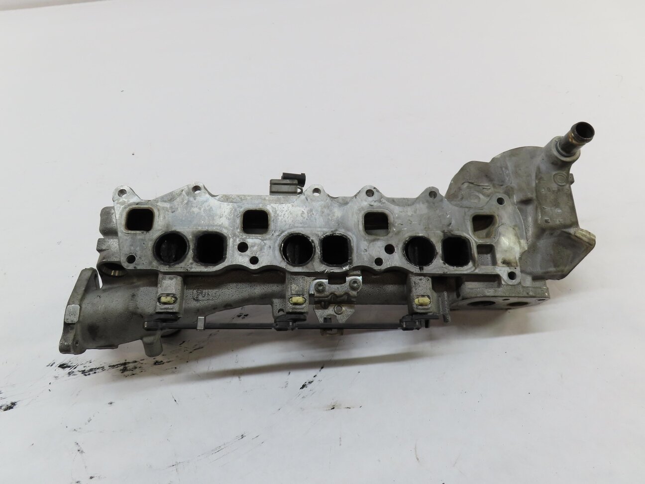 Thumbnail 4: 12-15 MERCEDES GL350 ML350 S350 (W166 X166 W221) DIESEL - LEFT INTAKE MANIFOLD