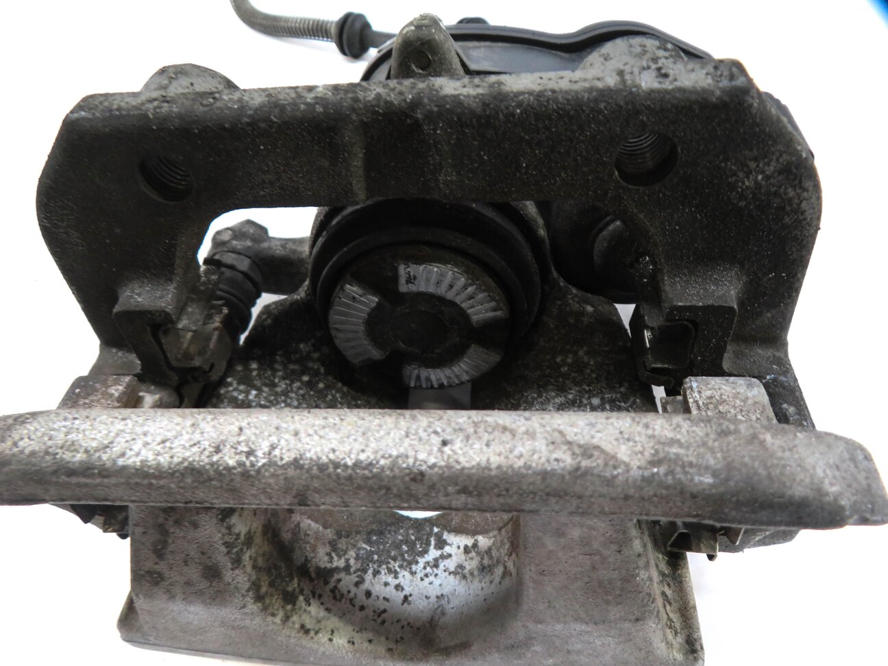 Thumbnail 6: 2012-2018 MERCEDES GLE300D GLE350 ML250 ML350 (W166) RIGHT REAR BRAKE CALIPER