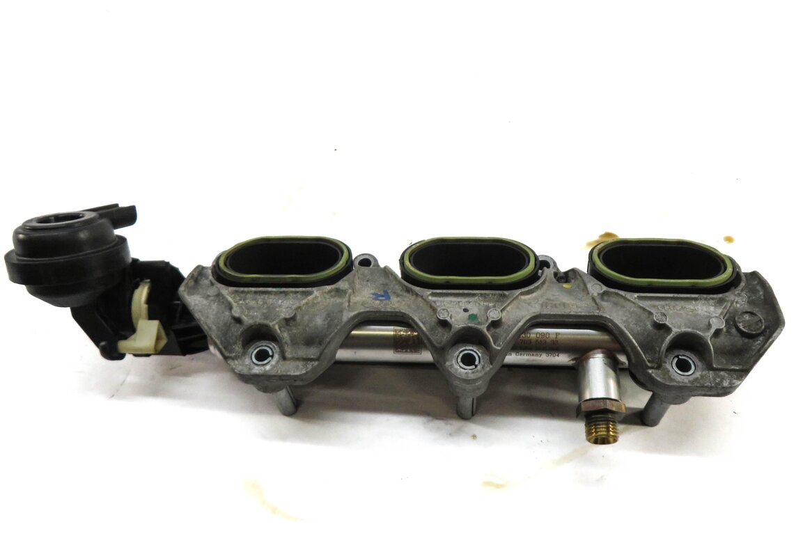 Thumbnail 3: 2014 AUDI Q7 (4L) 3.0L CTWB ENGINE RIGHT LOWER INTAKE MANIFOLD DIFFUSER RAIL
