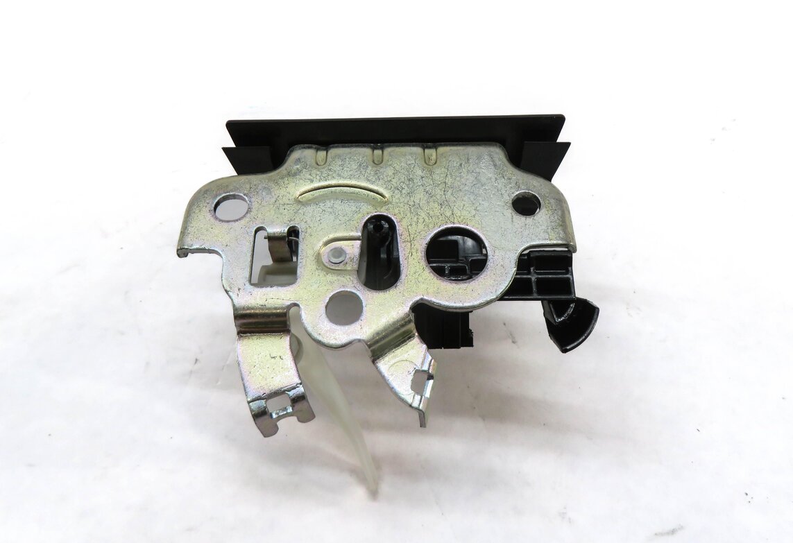 Thumbnail 3: 2014 AUDI Q7 (4L) REAR TRUNK LOCK LATCH ACTUATOR