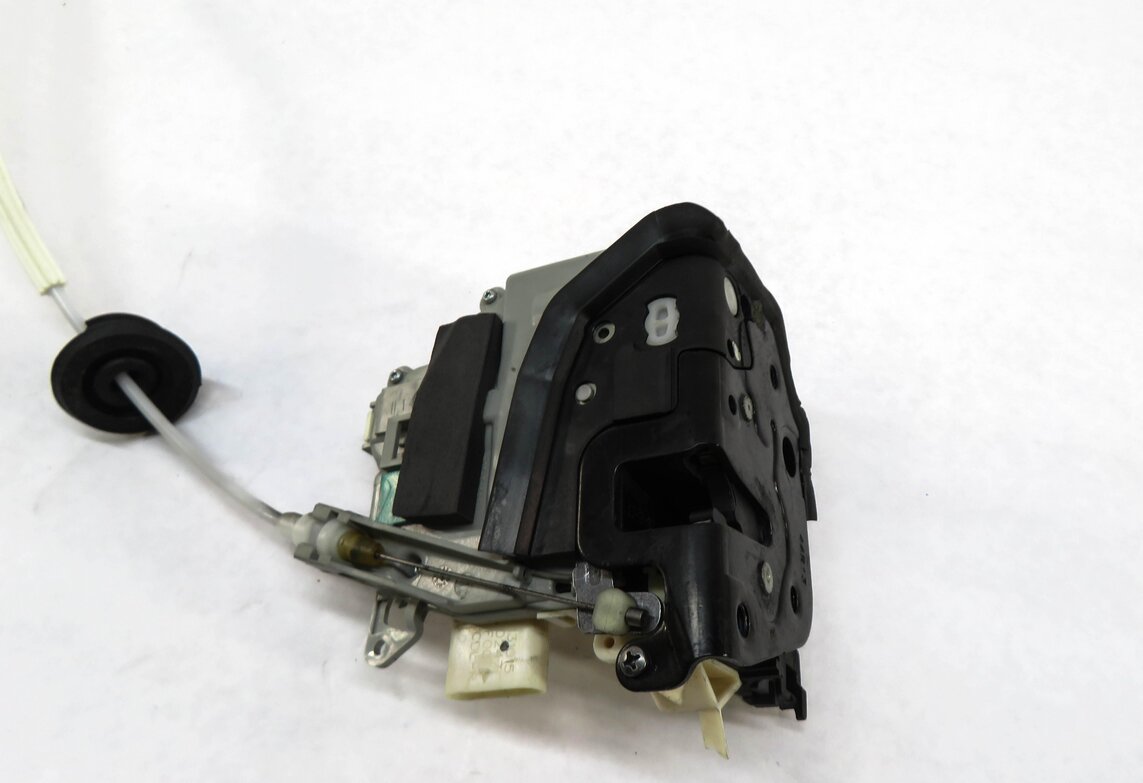 Thumbnail 4: 2010-2019 AUDI / PORSCHE A4 S4 A5 S5 A6 Q3 Q5 Q7 TT 911 - RIGHT FRONT DOOR LATCH