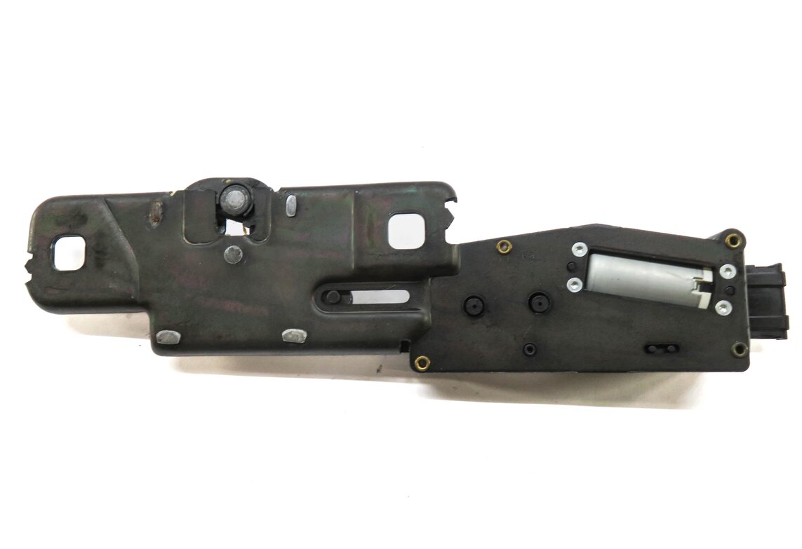 Thumbnail 3: 2014 AUDI Q7 (4L) REAR TRUNK LOCK LATCH ACTUATOR MOTOR STRIKER PLATE