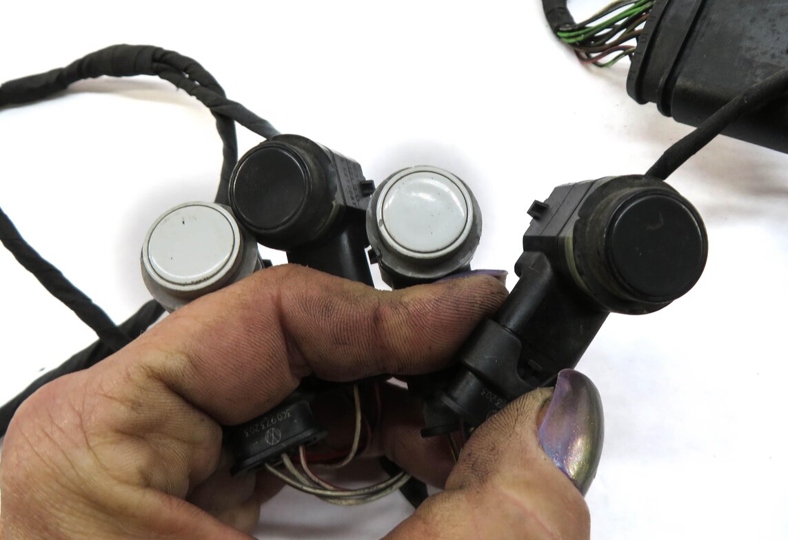 Thumbnail 3: 2014 AUDI Q7 (4L) REAR PDC PARK DISTANCE SENSOR SET w/ HARNESS (CARRARA WHITE)
