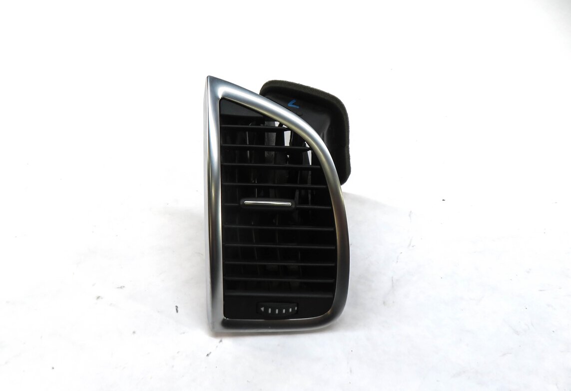 Thumbnail 2: 2014 AUDI Q7 (4L) LEFT FRONT DRIVER OUTER DASH HEATER A/C AIR VENT
