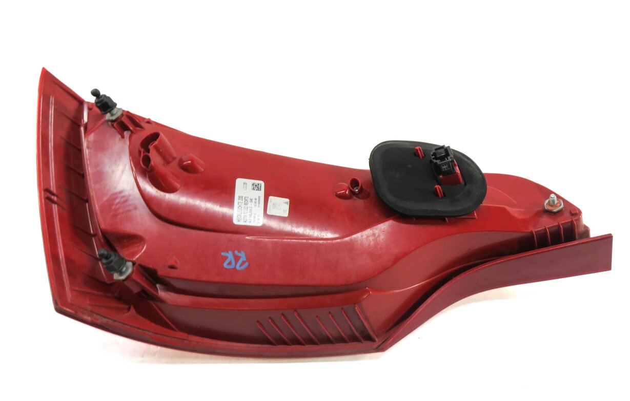 Thumbnail 4: 2010-2015 AUDI Q7 (4L) RIGHT PASSENGER REAR TAILLIGHT BRAKE LIGHT LAMP