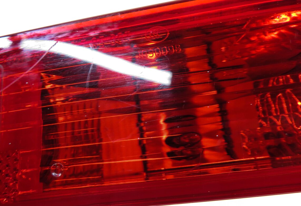Thumbnail 5: 2007-2015 AUDI Q7 (4L) LEFT DRIVER REAR BUMPER LOWER TAILLIGHT LIGHT LAMP