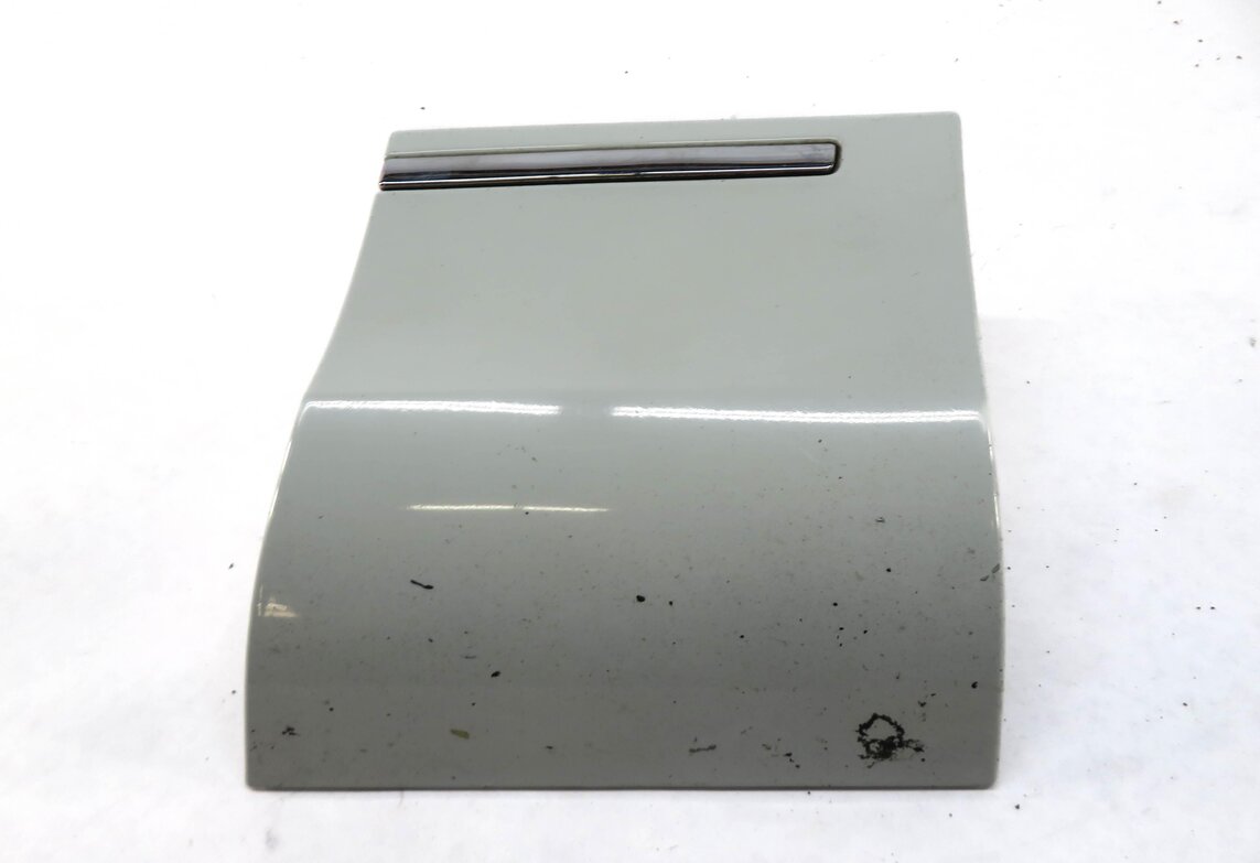 Thumbnail 2: 2014 AUDI Q7 (4L) RIGHT FRONT PASSENGER FENDER LOWER MOULDING TRIM (WHITE 0Q)