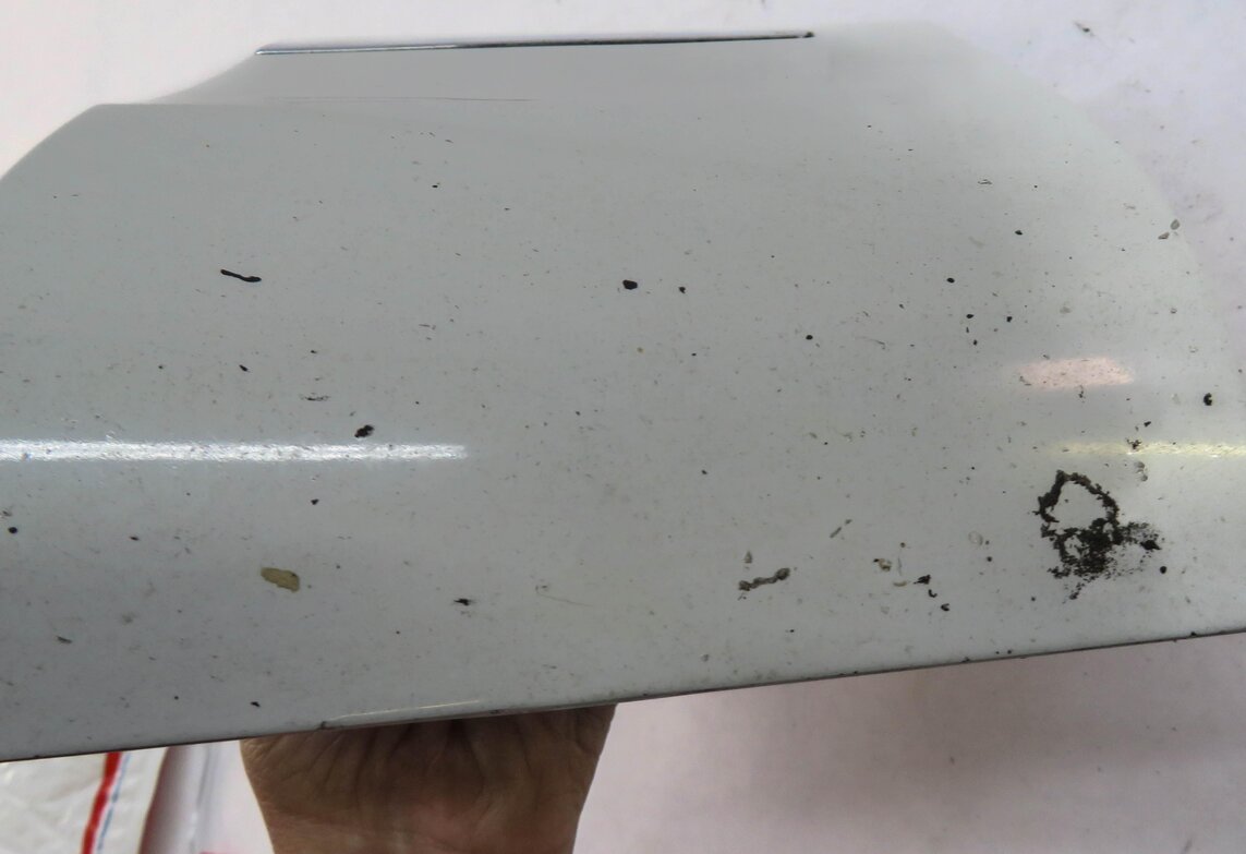 Thumbnail 5: 2014 AUDI Q7 (4L) RIGHT FRONT PASSENGER FENDER LOWER MOULDING TRIM (WHITE 0Q)
