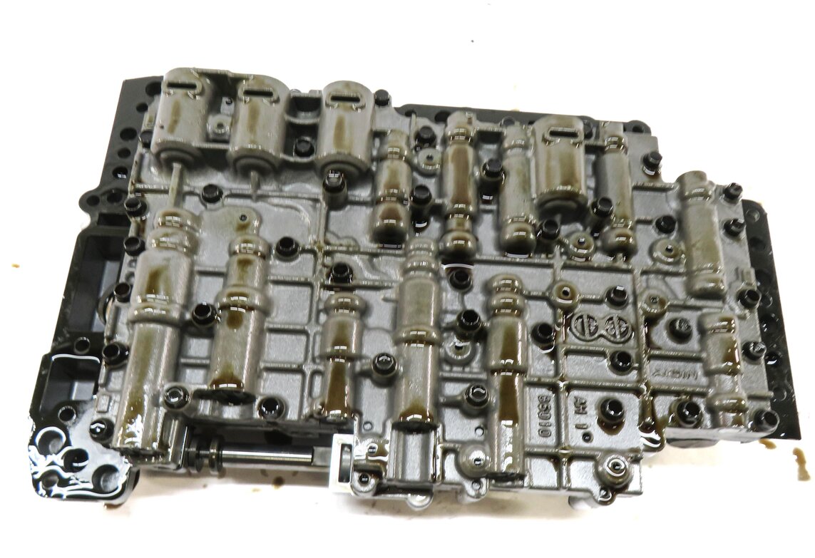 Thumbnail 4: 11-15 VW AUDI Q7 (4L) TOUAREG - 8 SPEED MHN AUTOMATIC TRANSMISSION VALVE BODY