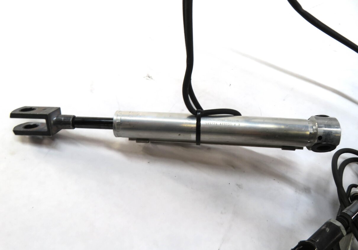 Thumbnail 3: 12-20 MERCEDES SLC SLK CLASS (R172) CONVERTIBLE HYDRAULIC MOTOR w/ RAM & LINES
