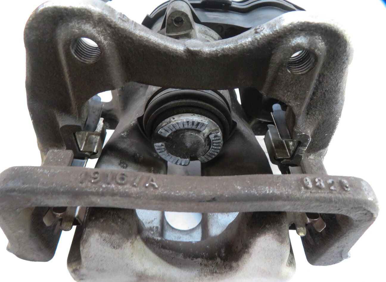Thumbnail 6: 12-20 MERCEDES SLC SLK CLASS (R172) LEFT DRIVER REAR BRAKE CALIPER w/ ACTUATOR