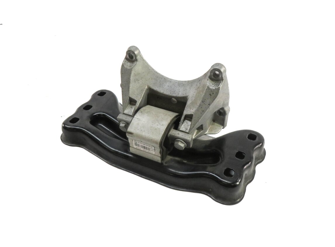 2016 MERCEDES SLK300 (R172) TRANSMISSION GEARBOX CROSSMEMBER MOUNT BRACKET