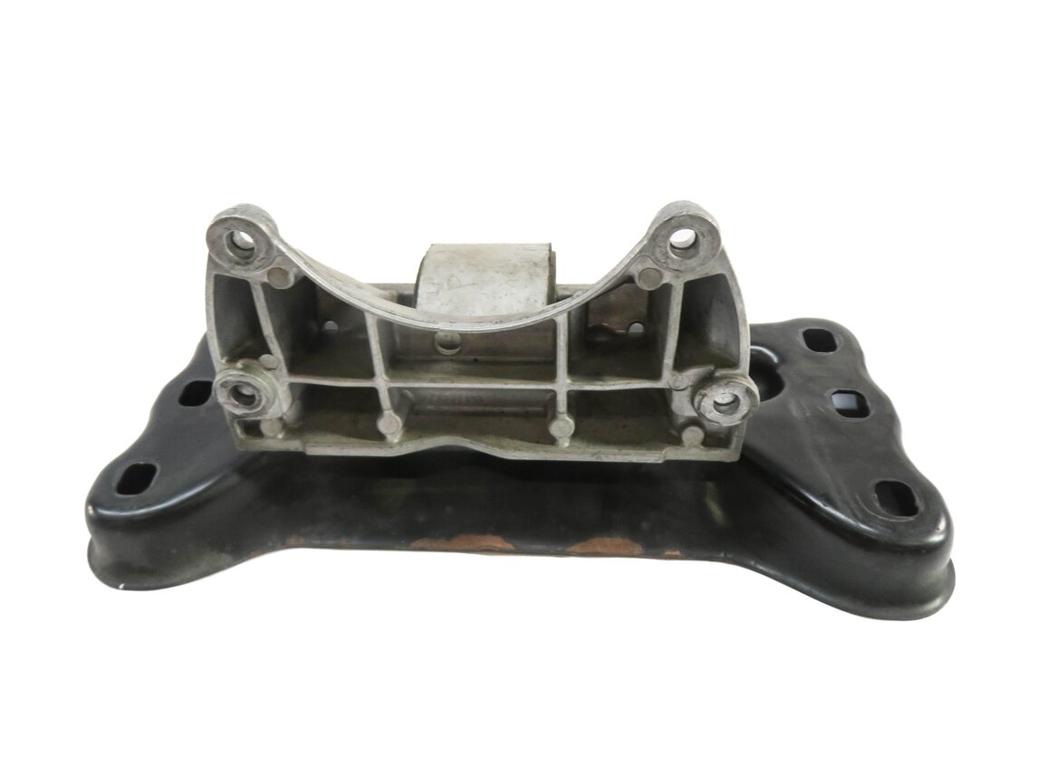 Thumbnail 3: 2016 MERCEDES SLK300 (R172) TRANSMISSION GEARBOX CROSSMEMBER MOUNT BRACKET