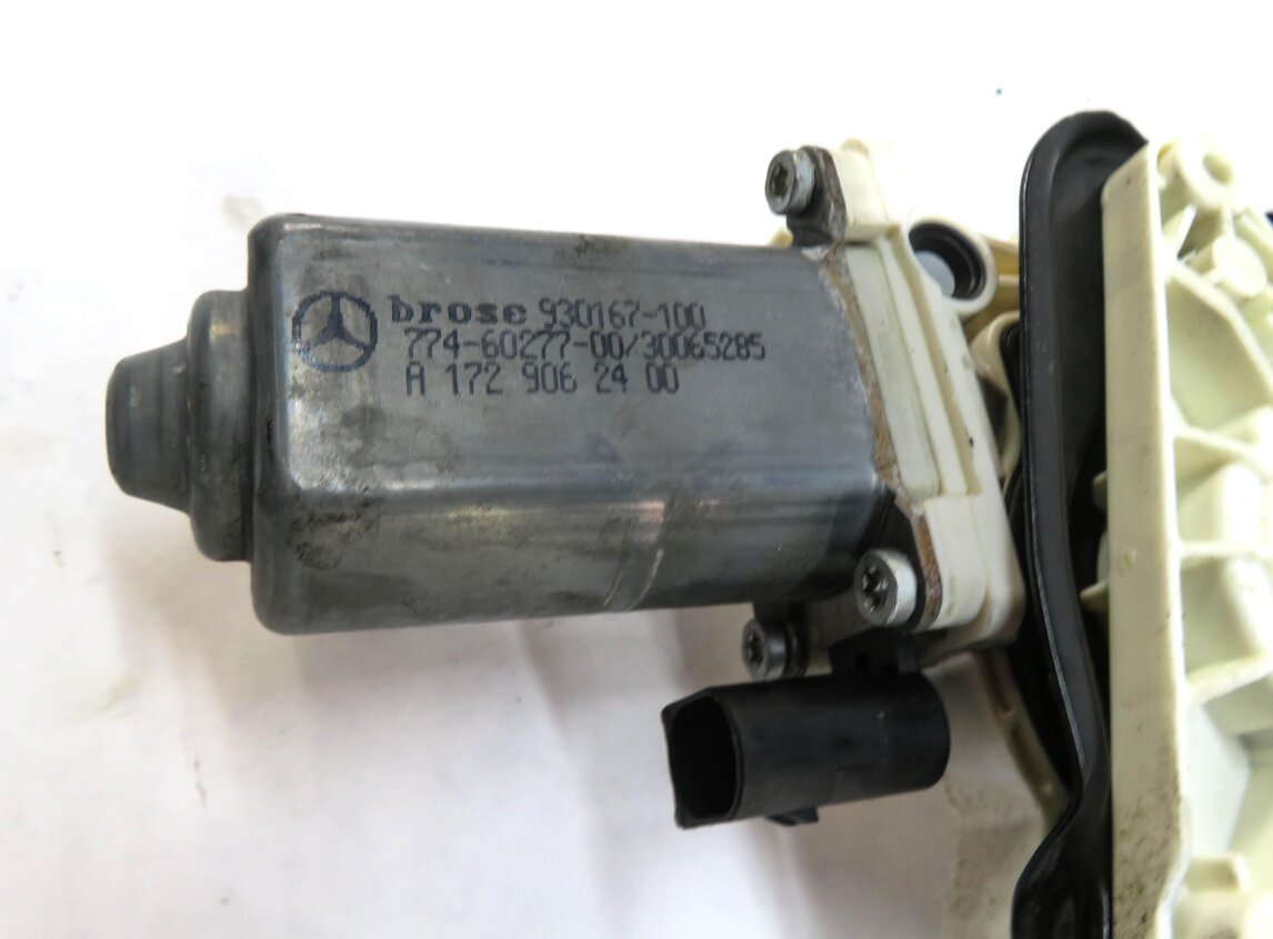 Thumbnail 6: 2016 MERCEDES SLK300 (R172) RIGHT REAR QUARTER WINDOW REGULATOR w/ MOTOR & GLASS