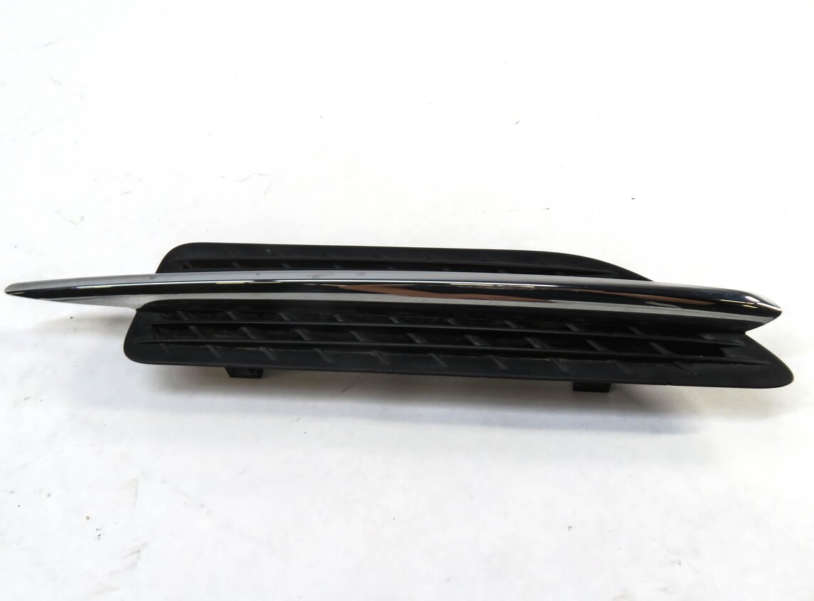 Thumbnail 3: 2016 MERCEDES SLK300 (R172) LEFT FRONT DRIVER FENDER GRILLE TRIM