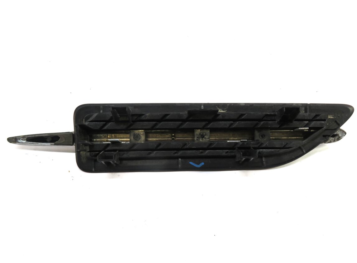 Thumbnail 4: 2016 MERCEDES SLK300 (R172) LEFT FRONT DRIVER FENDER GRILLE TRIM