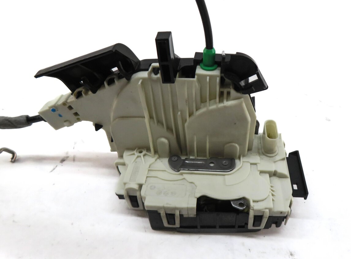 Thumbnail 3: 10-20 MERCEDES C E GLK SL CLS SLK CLASS (W204 W212 W218) LEFT FRONT DOOR LATCH