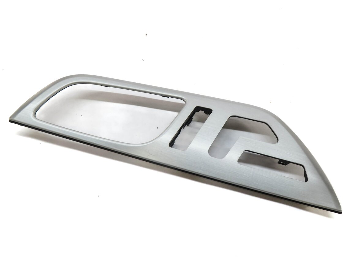 Thumbnail 2: 2016 MERCEDES SLK300 (R172) RIGHT PASSENGER DOOR INTERIOR TRIM (BRUSHED STEEL)