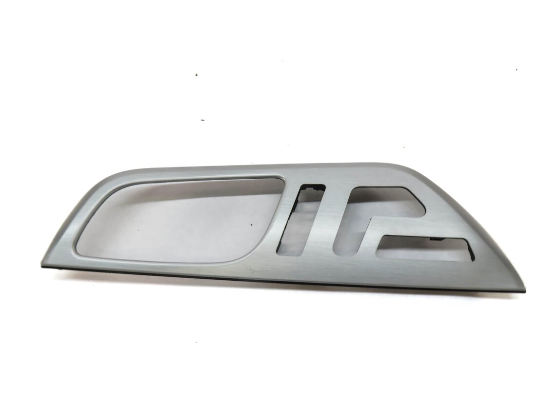 Thumbnail 3: 2016 MERCEDES SLK300 (R172) RIGHT PASSENGER DOOR INTERIOR TRIM (BRUSHED STEEL)