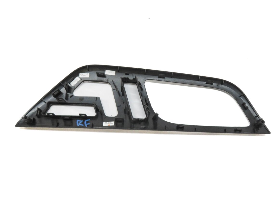 Thumbnail 4: 2016 MERCEDES SLK300 (R172) RIGHT PASSENGER DOOR INTERIOR TRIM (BRUSHED STEEL)