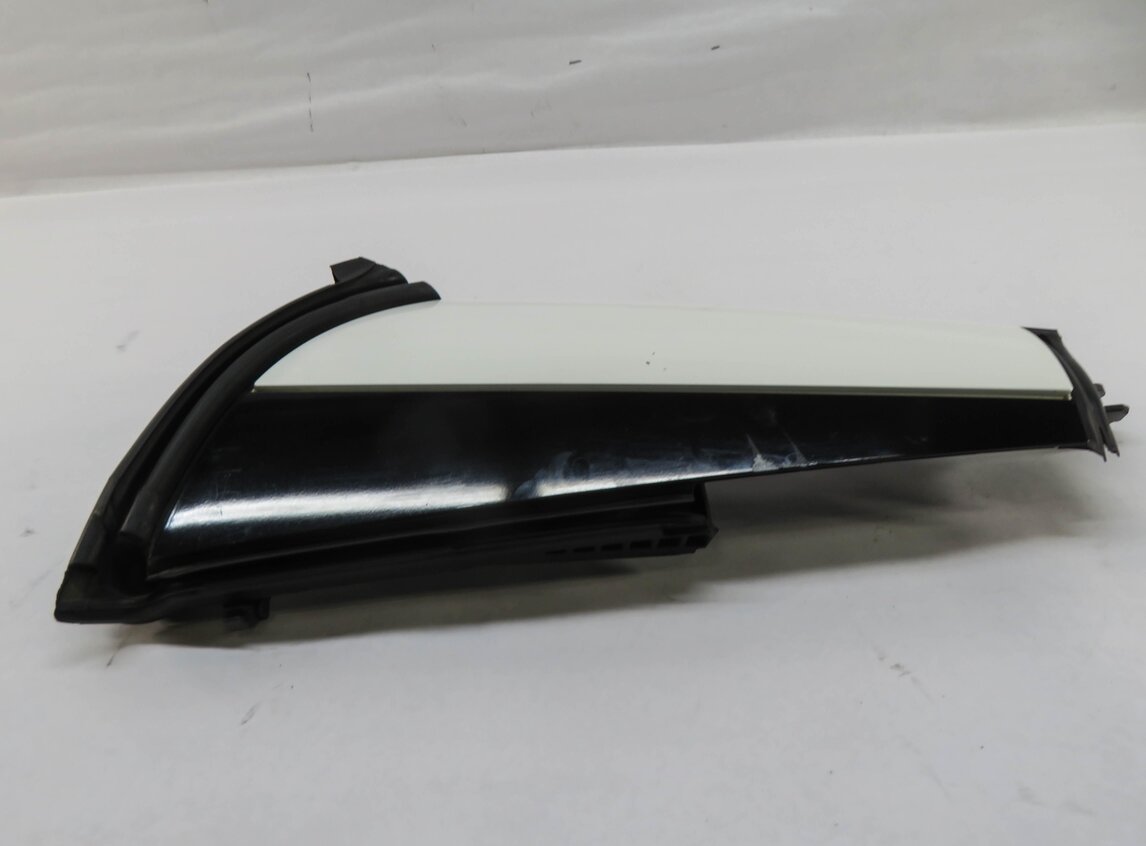 Thumbnail 2: 2016 MERCEDES SLK300 (R172) LEFT DRIVER C-PILLAR TRIM MOULDING (POLAR WHITE 149)