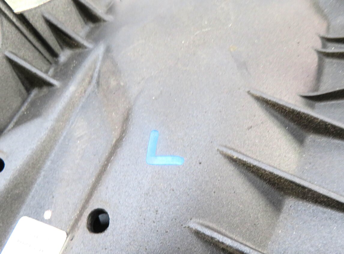 Thumbnail 6: 2016 MERCEDES SLK300 (R172) LEFT DRIVER C-PILLAR TRIM MOULDING (POLAR WHITE 149)