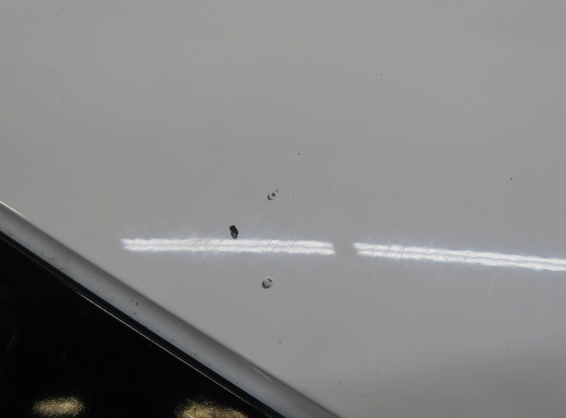 Thumbnail 9: 2016 MERCEDES SLK300 (R172) LEFT DRIVER C-PILLAR TRIM MOULDING (POLAR WHITE 149)