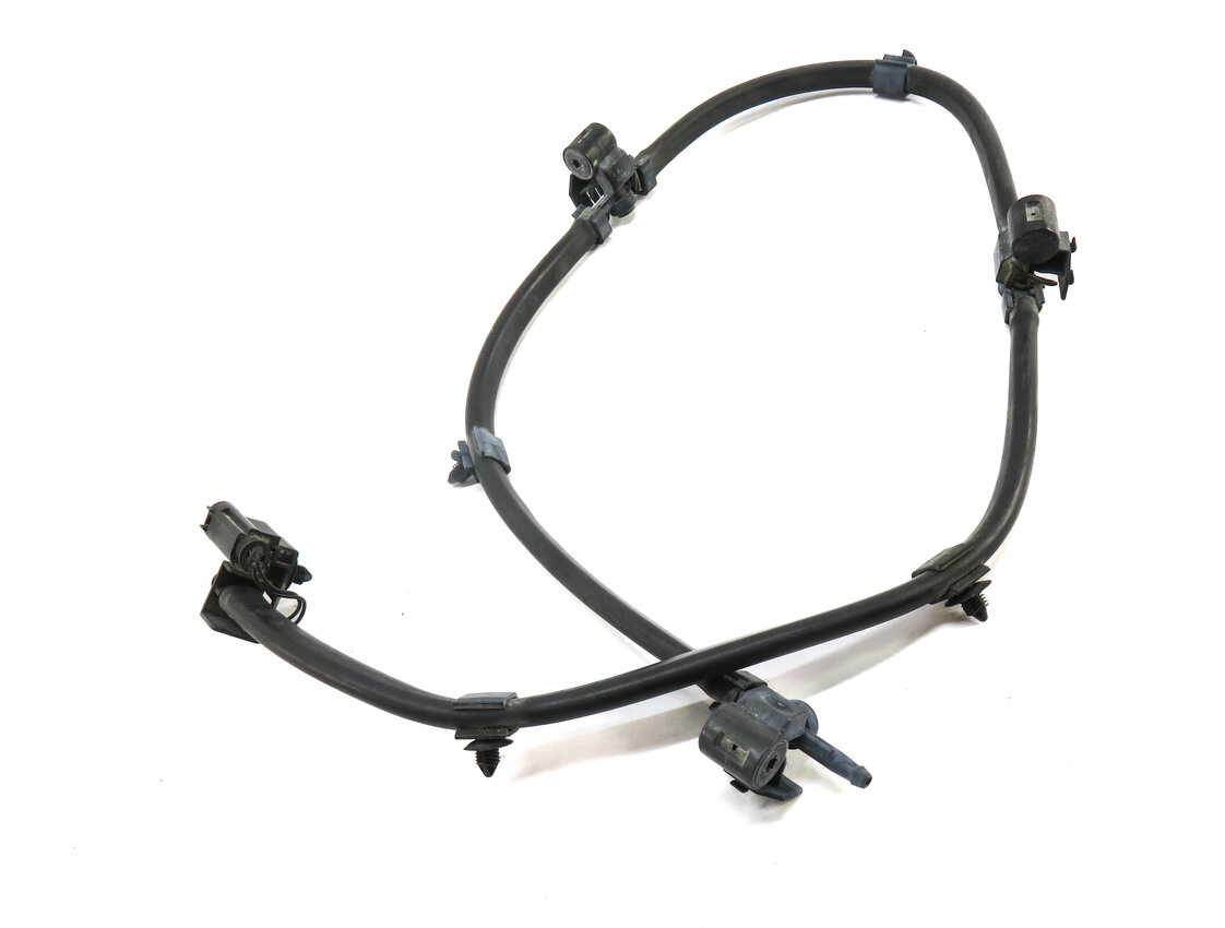 Thumbnail 5: 2014 BMW X5 (F15) FRONT WINDSHIELD WIPER SPRAY NOZZLES SET 2 AND RUBBER HOSE