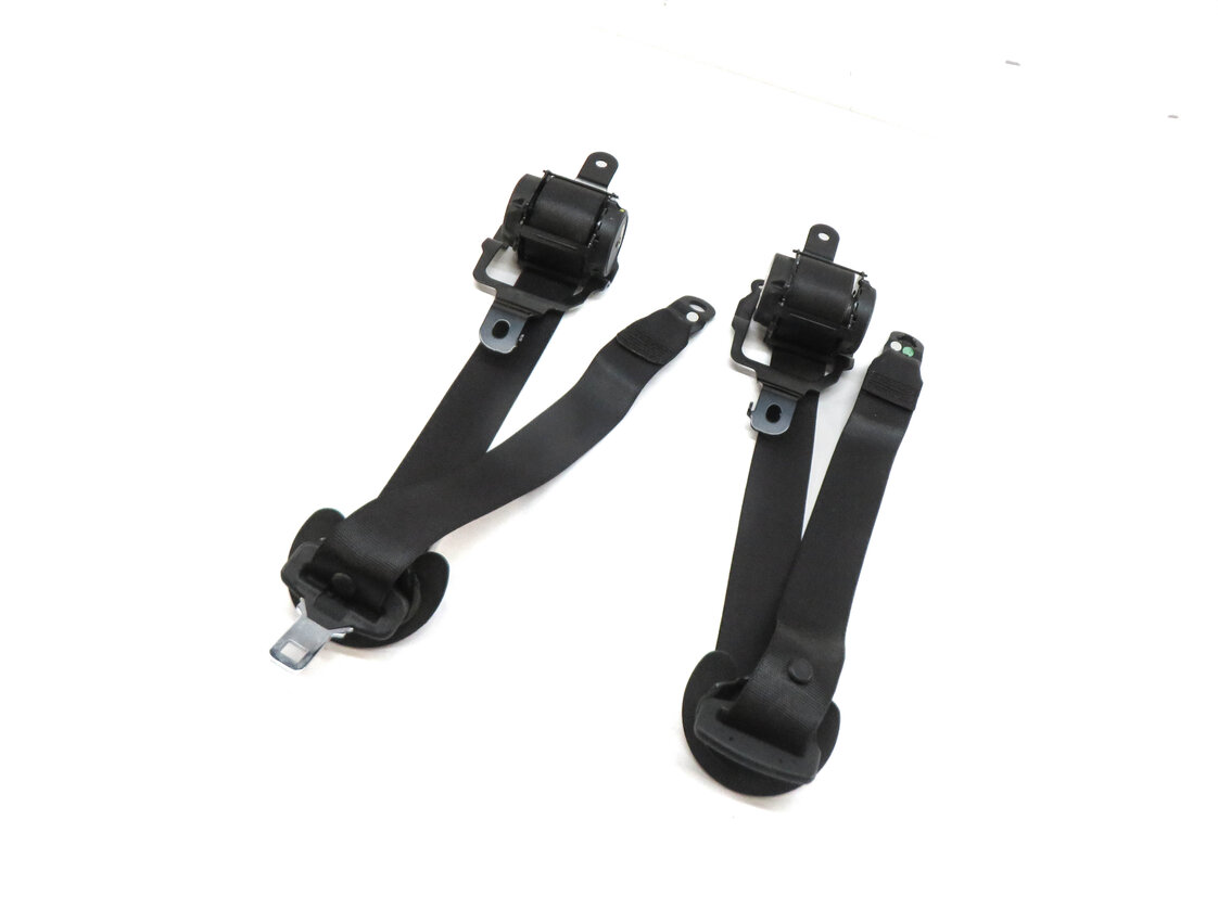 Thumbnail 4: 2014 BMW X5 (F15) REAR 2ND ROW LEFT AND RIGHT SEATBELT RETRACTOR SET 2 (Black)