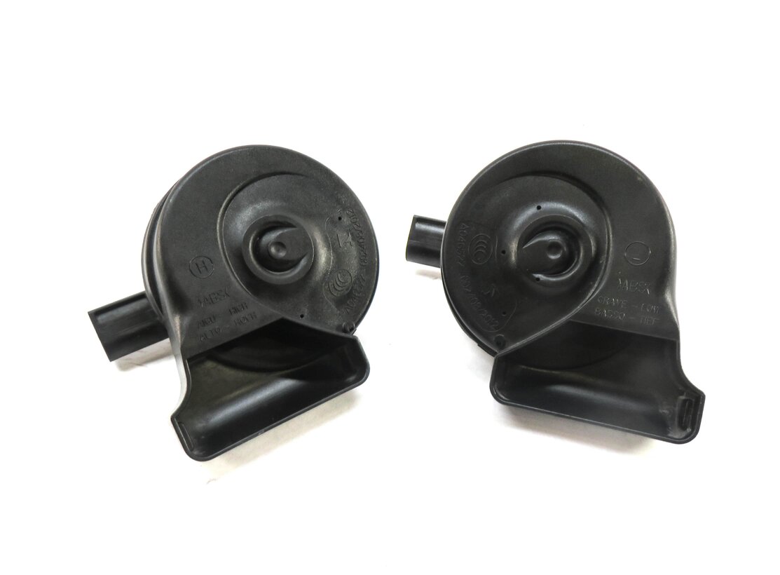 Thumbnail 2: 2013-2016 AUDI A3 (8V) HIGH & LOW TONE NOTE SIGNAL SAFETY HORN SET