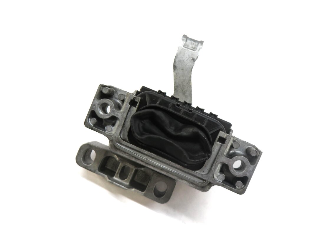 2015 AUDI A3 (8V) 1.8L CNSB TURBO ENGINE RIGHT MOTOR MOUNT BRACKET