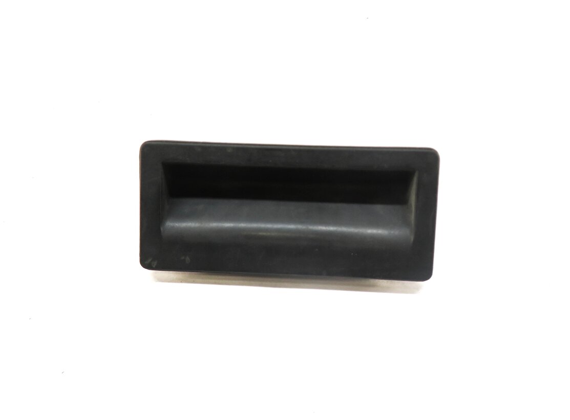 Thumbnail 2: 2015 AUDI A3 (8V) REAR TRUNK HANDLE RELEASE HANDLE SWITCH BUTTON