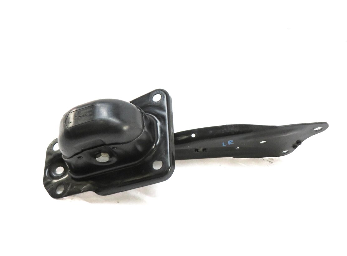 Thumbnail 2: 2015-2019 AUDI VW GOLF / A3 S3 RS3 TT (8V MK3) LEFT DRIVER REAR TRAILING ARM