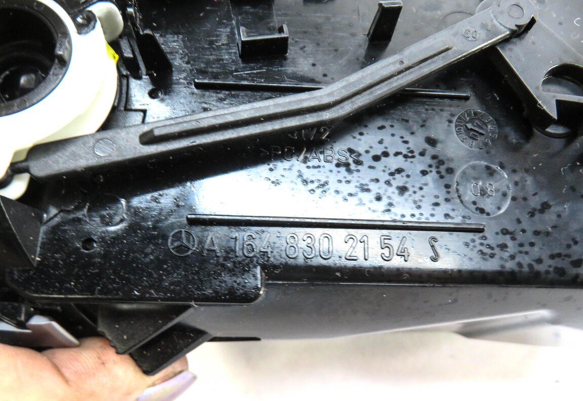 Thumbnail 5: 2008 MERCEDES GL450 (X164) RIGHT PASSENGER CENTER DASH HEATER A/C AIR VENT BLACK