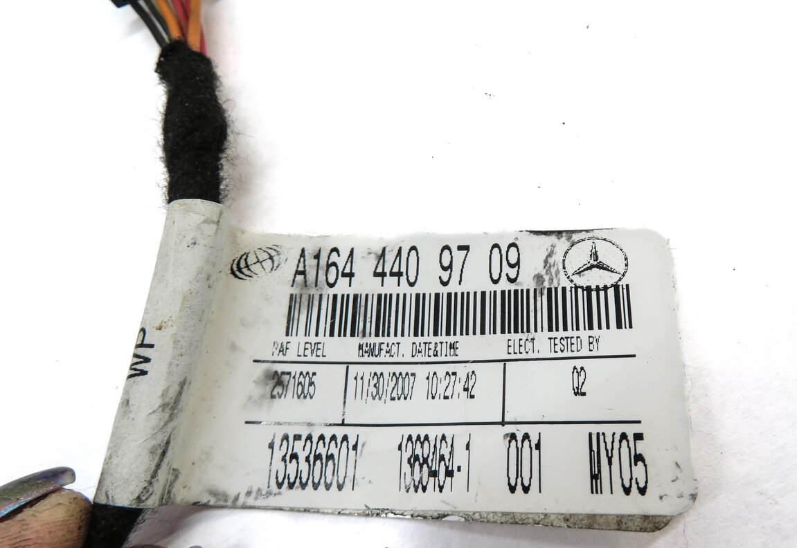 Thumbnail 7: 2006-2008 MERCEDES GL ML R CLASS (W164 W251 X164) HEADREST TV SCREEN (BLACK)