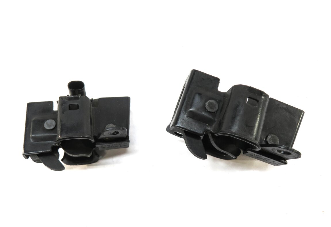 Thumbnail 3: 2008 MERCEDES GL450 (X164) FRONT LEFT & RIGHT LOWER HOOD LOCK LATCH SET w/ CABLE