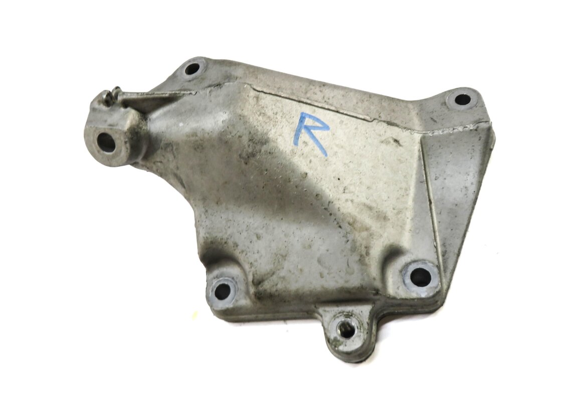 Thumbnail 2: 2008 MERCEDES GL450 (X164) 4.6L M273 V8 ENGINE RIGHT MOTOR MOUNT BRACKET