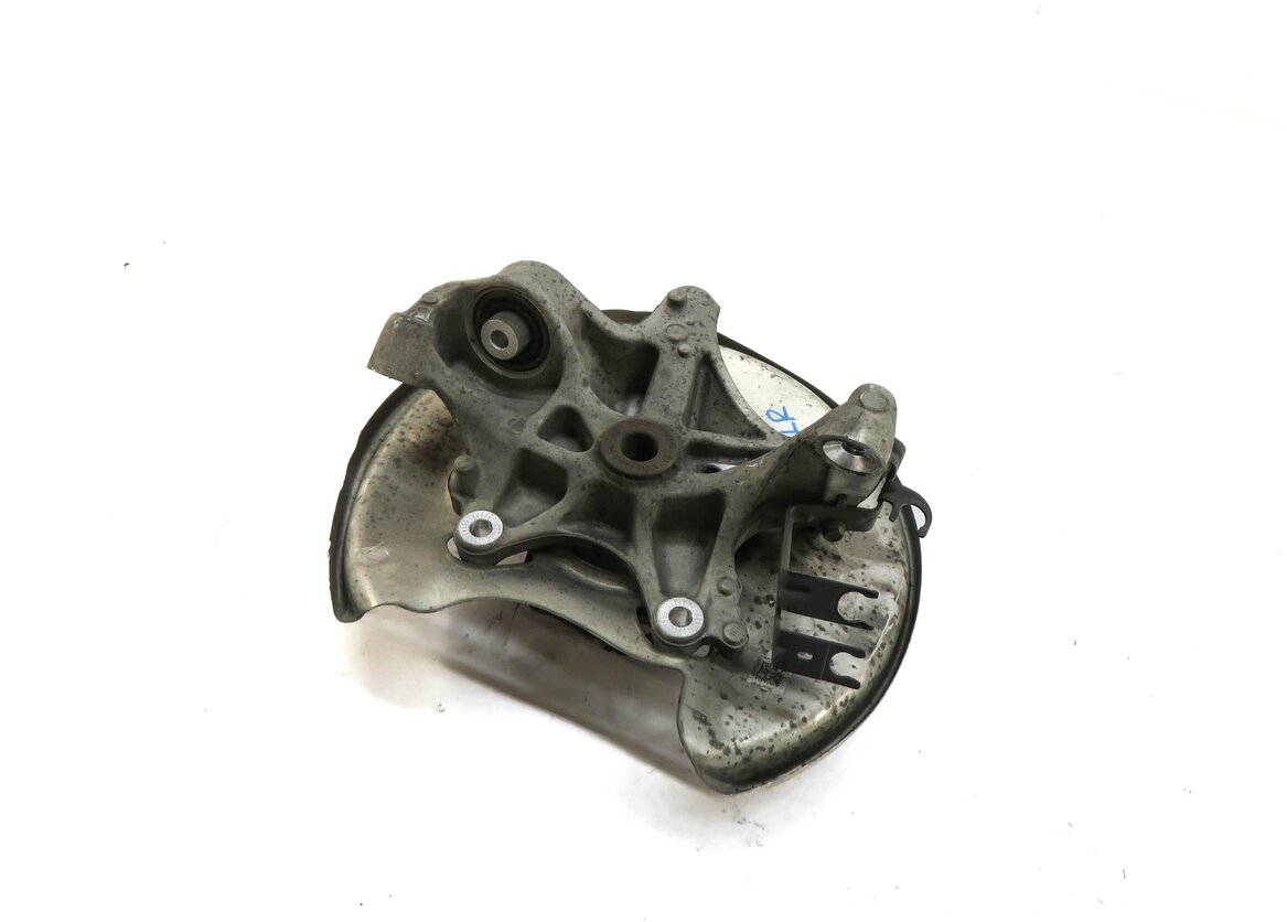 2017-2020 AUDI A4 (B9 8W) FWD - LEFT DRIVER REAR SPINDLE KNUCKLE WHEEL HUB