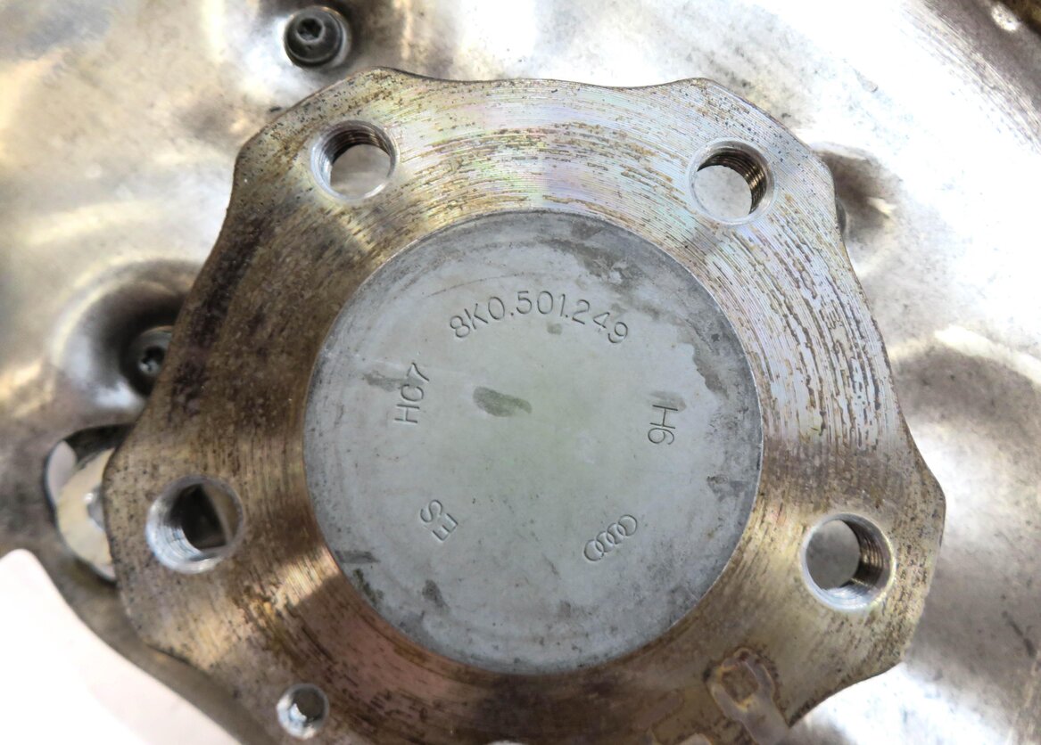 Thumbnail 5: 2017-2020 AUDI A4 (B9 8W) FWD - LEFT DRIVER REAR SPINDLE KNUCKLE WHEEL HUB