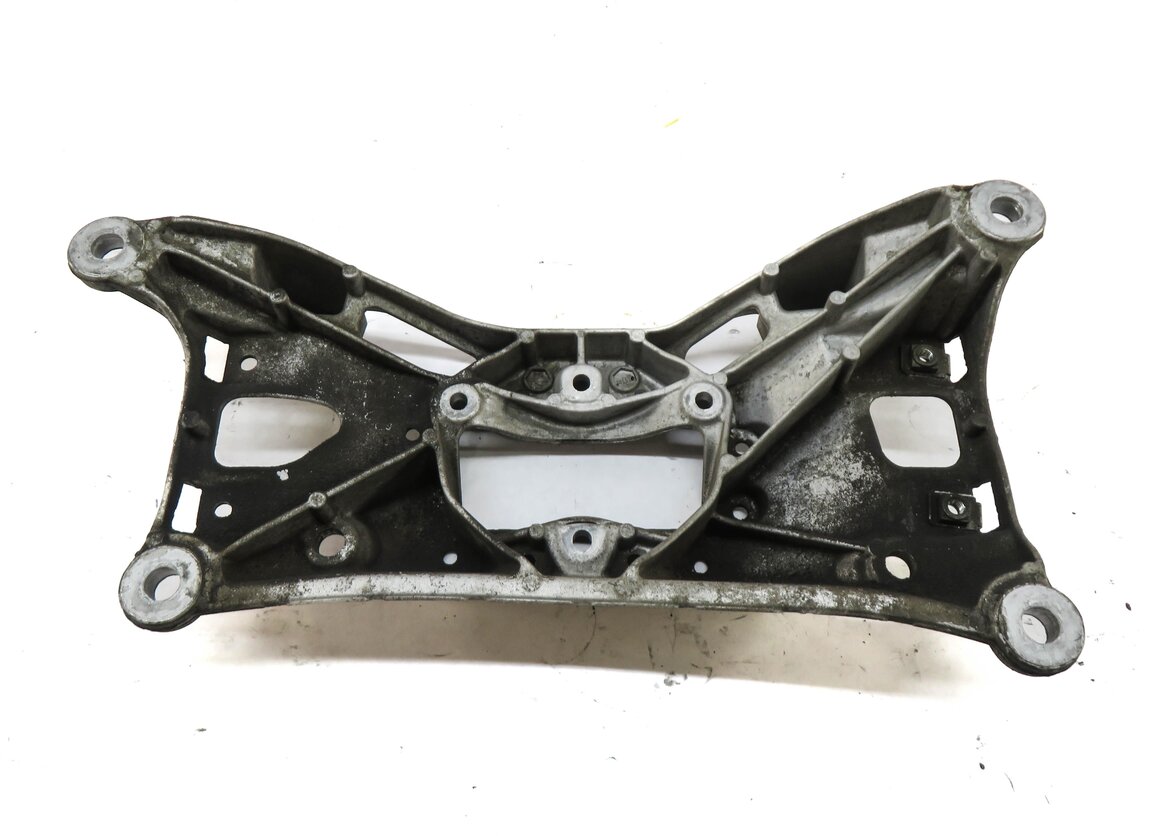Thumbnail 4: 2017 AUDI A4 (B9 8W) 2.0L ENGINE AWD TRANSMISSION CROSSMEMBER SUPPORT BRACKET