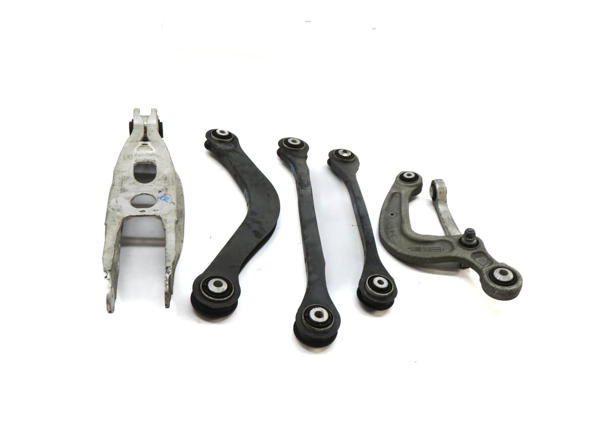 Thumbnail 2: 2017-2019 AUDI A4 ALLROAD (B9 8W) RIGHT PASSENGER REAR CONTROL ARM SET